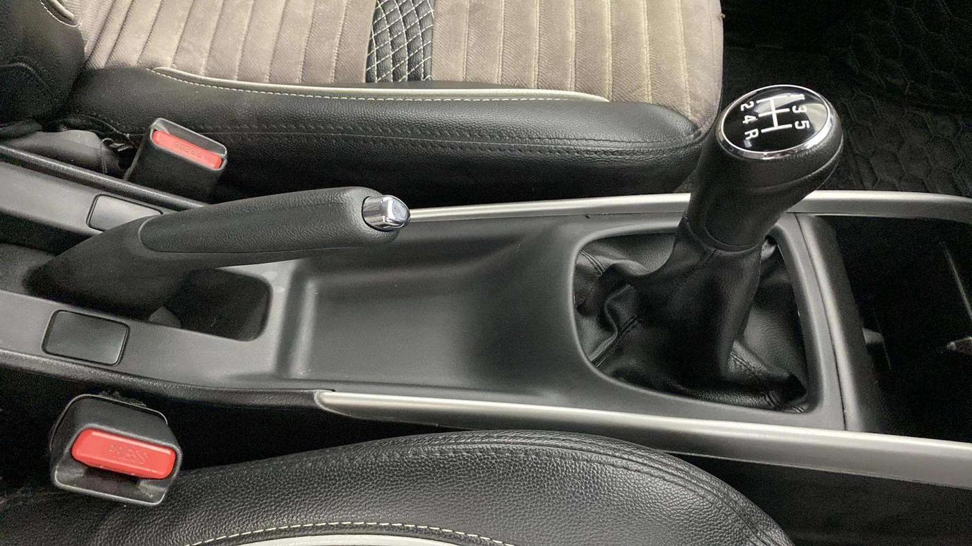 2018 Maruti Baleno DELTA PETROL 1.2, Petrol, Manual, 40,589 km, Gear Lever