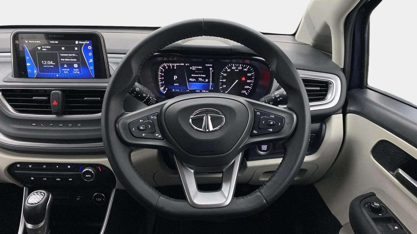 2023 Tata ALTROZ XZA PLUS, Petrol, Automatic, 2,975 km, Steering Wheel Close Up