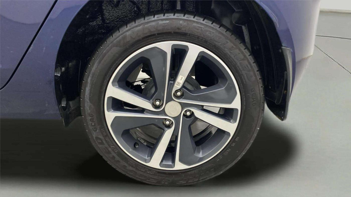 2023 Tata ALTROZ XZA PLUS, Petrol, Automatic, 2,975 km, Left Rear Wheel