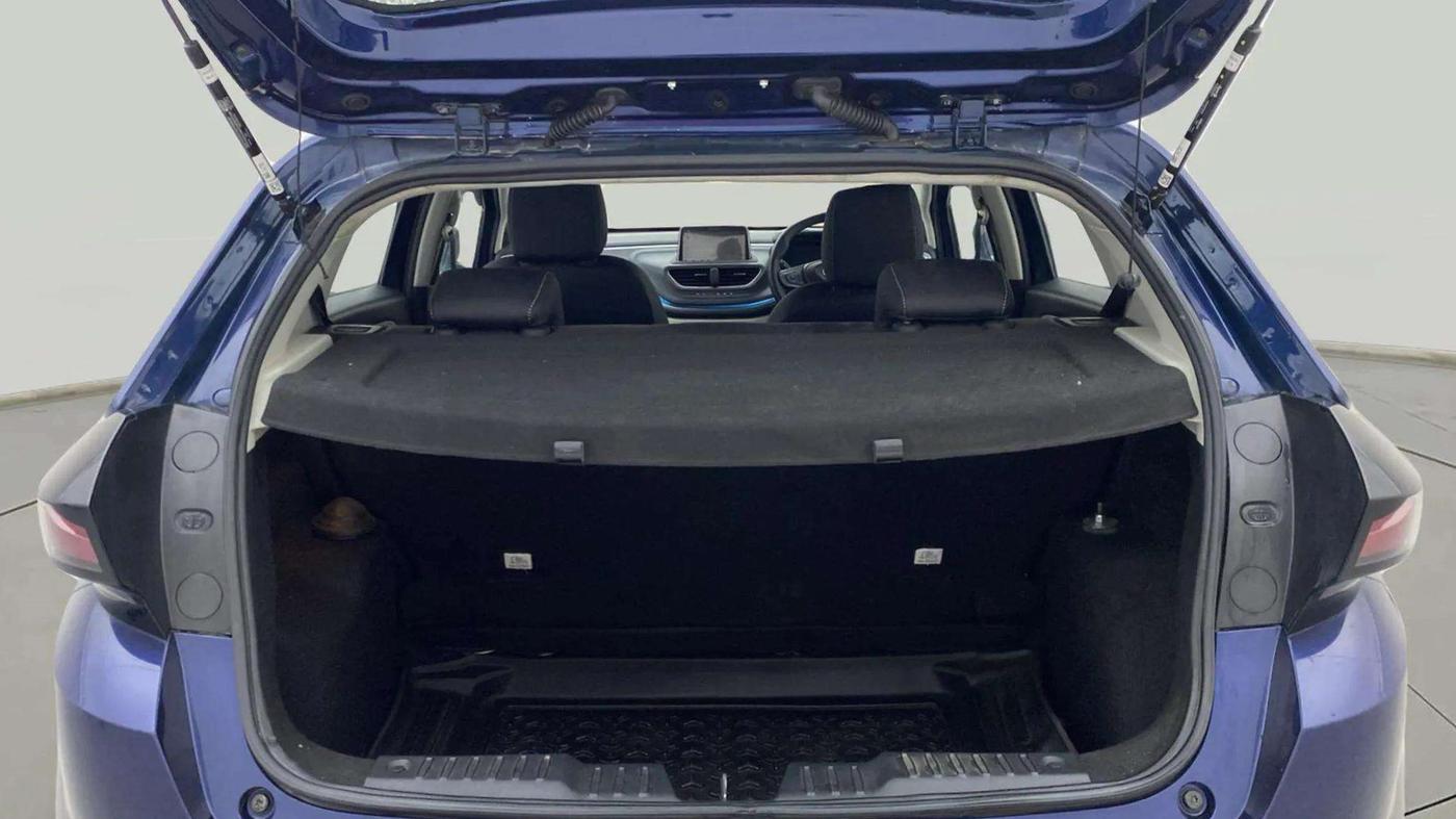 2023 Tata ALTROZ XZA PLUS, Petrol, Automatic, 2,975 km, Boot Open Zoomed View