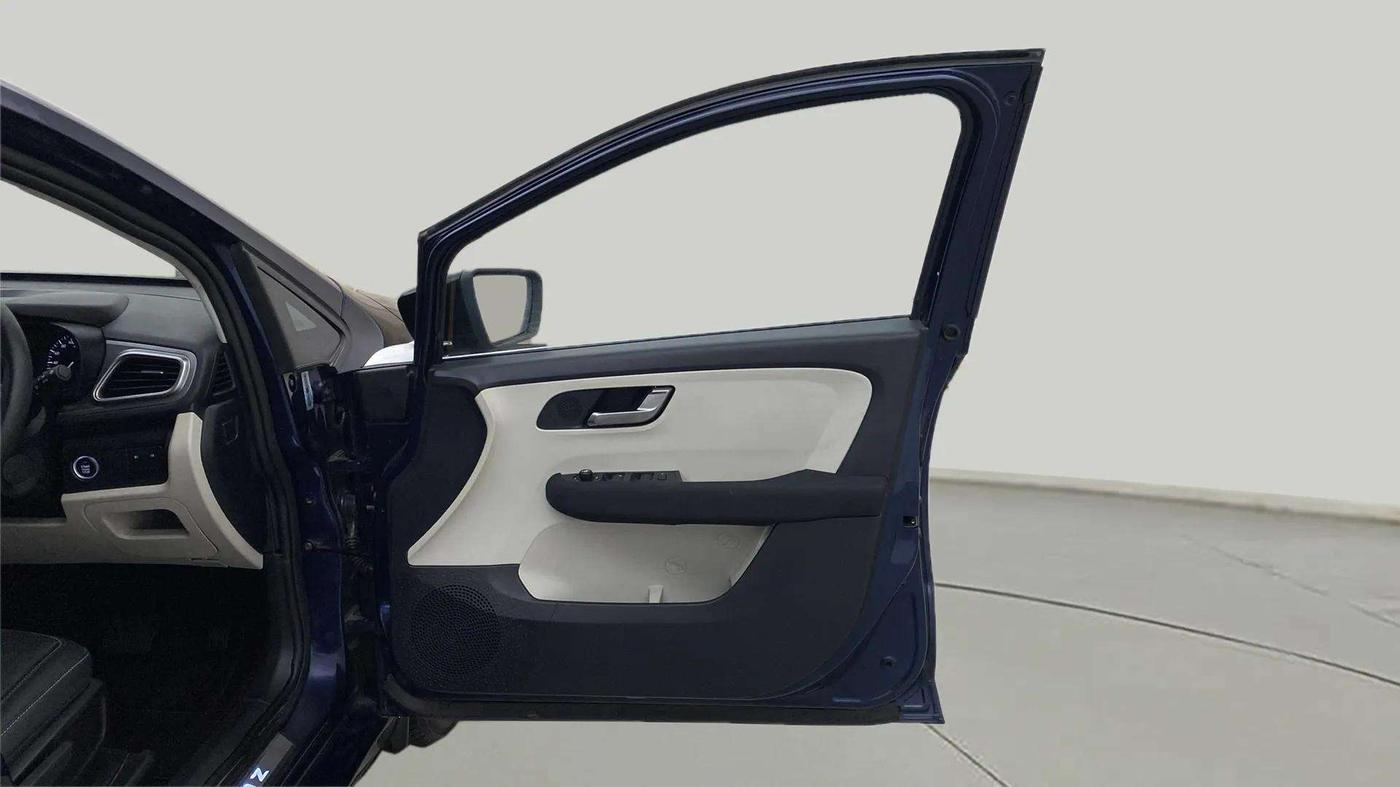 2023 Tata ALTROZ XZA PLUS, Petrol, Automatic, 2,975 km, RHS Front Door