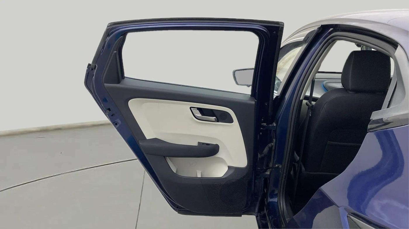 2023 Tata ALTROZ XZA PLUS, Petrol, Automatic, 2,975 km, LHS Rear Door