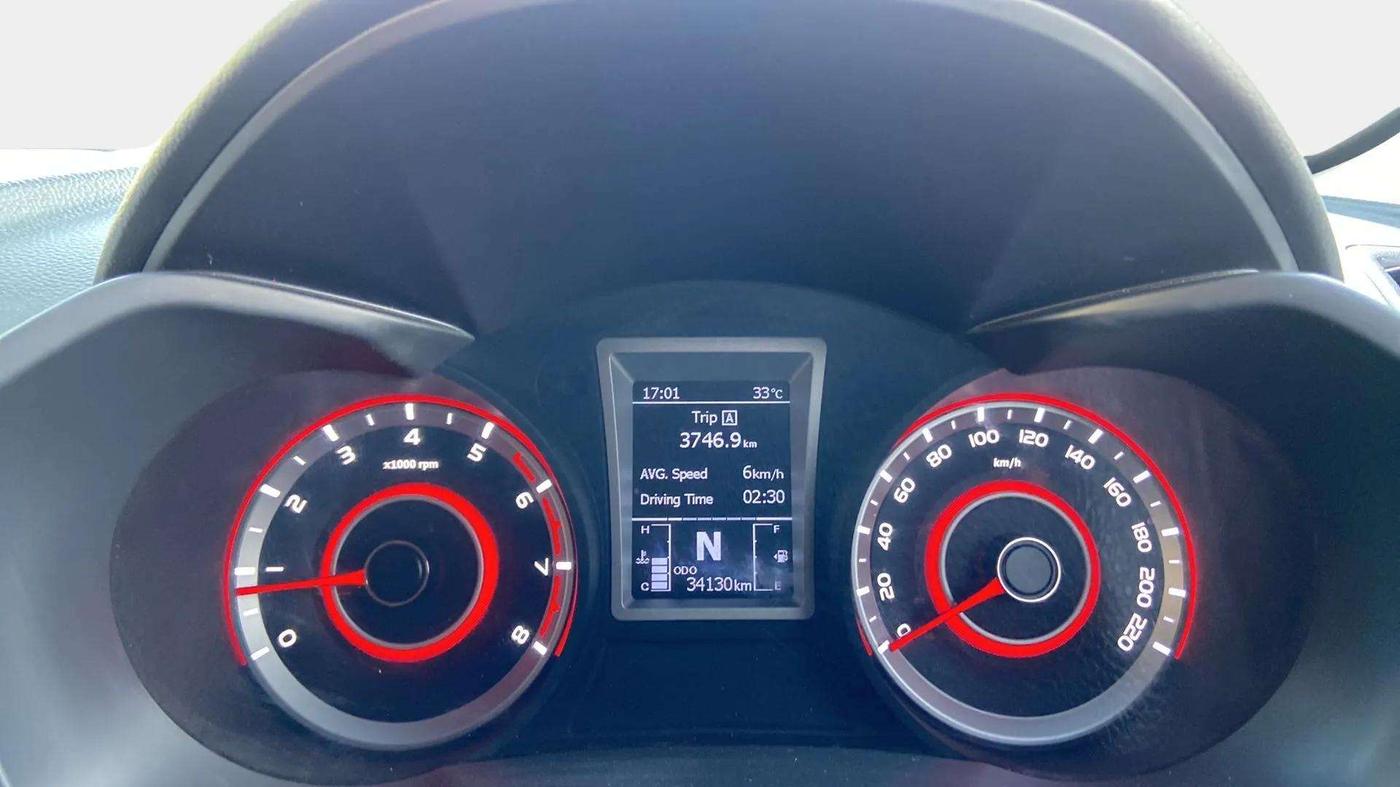 2020 Mahindra XUV300 W8 1.2 PETROL, Petrol, Manual, 33,911 km, Odometer Image