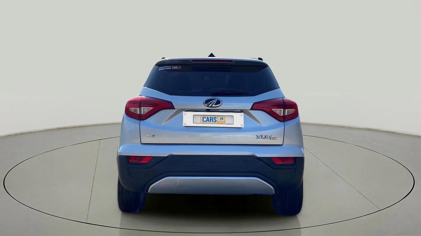 2020 Mahindra XUV300 W8 1.2 PETROL, Petrol, Manual, 33,911 km, Back/Rear