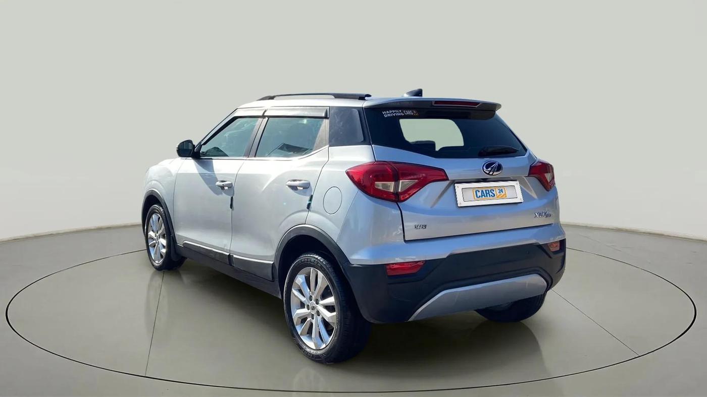 2020 Mahindra XUV300 W8 1.2 PETROL, Petrol, Manual, 33,911 km, Left Back Diagonal