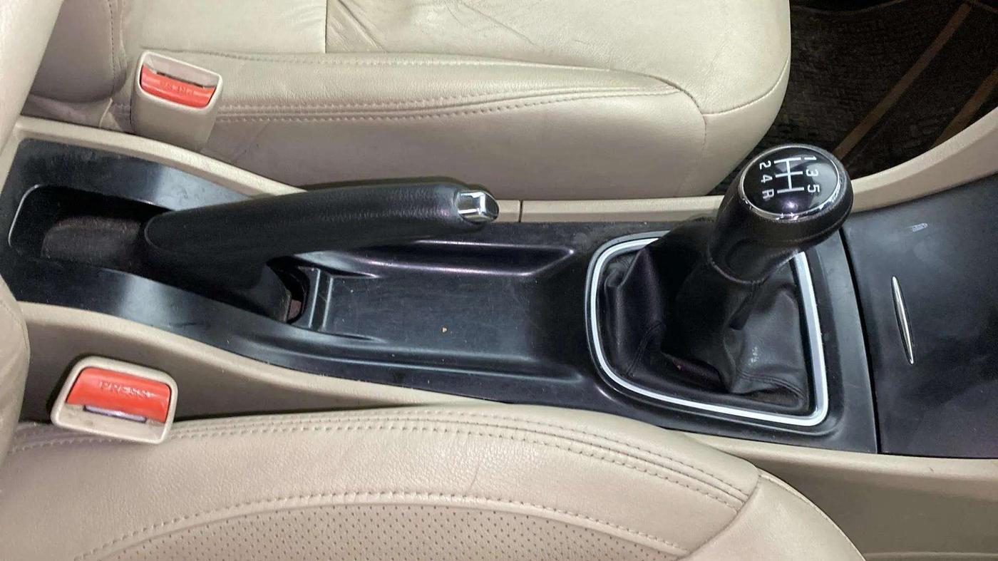 2020 Maruti Ciaz ALPHA 1.5 SHVS PETROL, Petrol, Manual, 41,131 km, Gear Lever