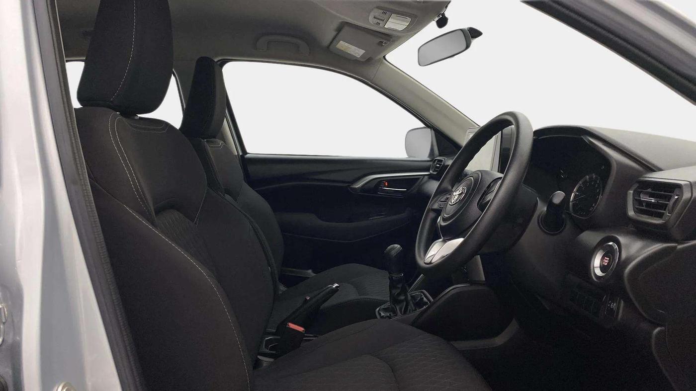 2023 Toyota URBAN CRUISER HYRYDER E NEO DRIVE, Petrol, Manual, 11,656 km, Right Side Front Door Cabin