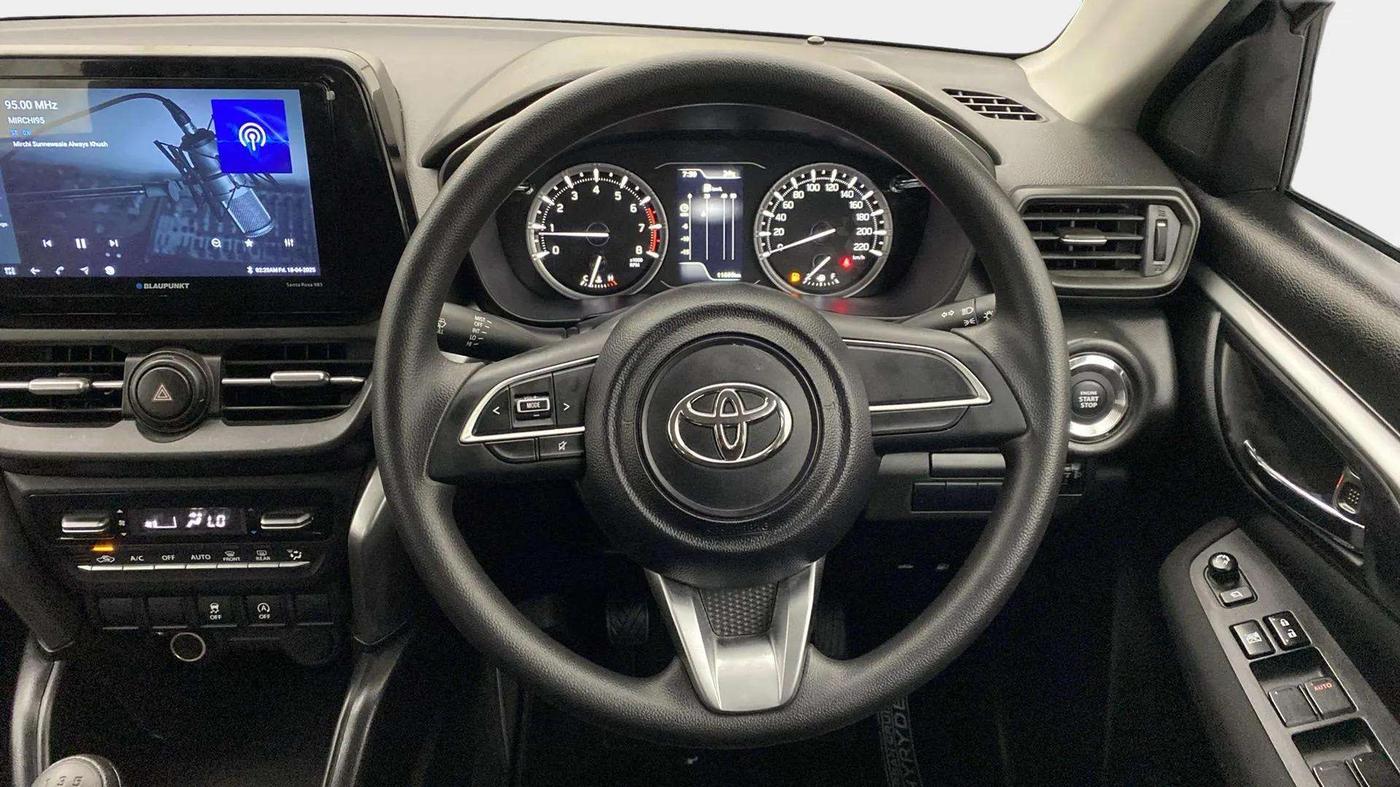 2023 Toyota URBAN CRUISER HYRYDER E NEO DRIVE, Petrol, Manual, 11,656 km, Steering Wheel Close Up
