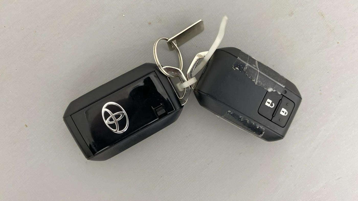2023 Toyota URBAN CRUISER HYRYDER E NEO DRIVE, Petrol, Manual, 11,656 km, Key Close Up