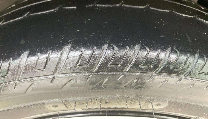 2017 Maruti Wagon R 1.0 VXI, Petrol, Manual, 34,473 km, Left Rear Tyre Tread
