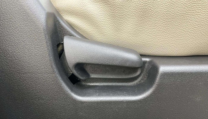 2017 Maruti Wagon R 1.0 VXI, Petrol, Manual, 34,473 km, Driver Side Adjustment Panel