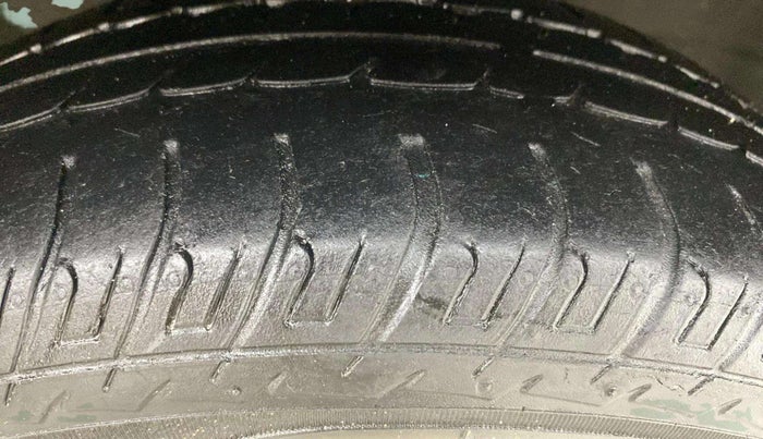 2017 Maruti Wagon R 1.0 VXI, Petrol, Manual, 34,473 km, Right Front Tyre Tread
