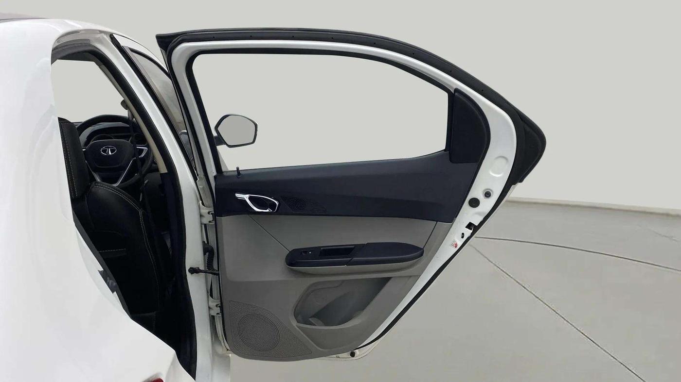 2017 Tata Tiago XZA PETROL, Petrol, Automatic, 34,662 km, RHS Rear Door