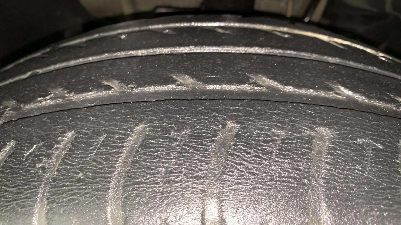 2017 Tata Tiago XZA PETROL, Petrol, Automatic, 34,662 km, Right Front Tyre Tread