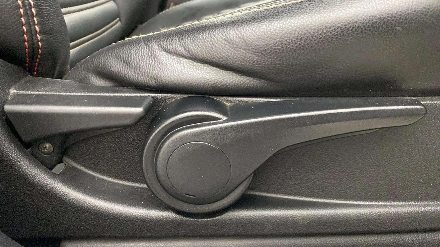 2017 Tata Tiago XZA PETROL, Petrol, Automatic, 34,662 km, Driver Side Adjustment Panel