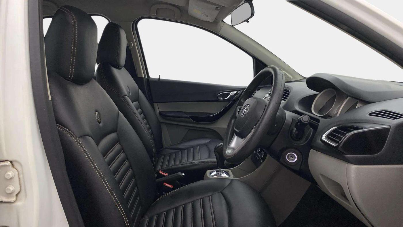 2017 Tata Tiago XZA PETROL, Petrol, Automatic, 34,662 km, Right Side Front Door Cabin