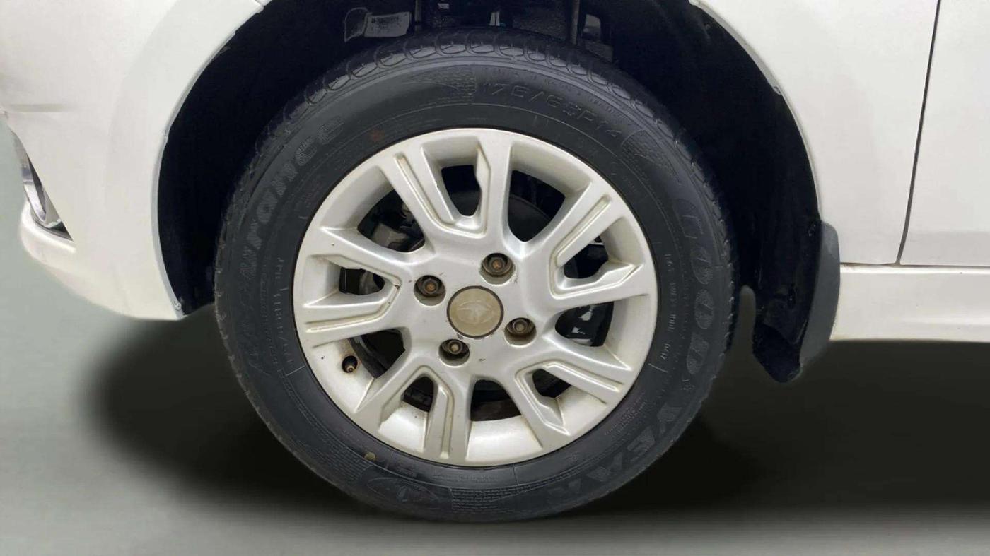 2017 Tata Tiago XZA PETROL, Petrol, Automatic, 34,662 km, Left Front Wheel
