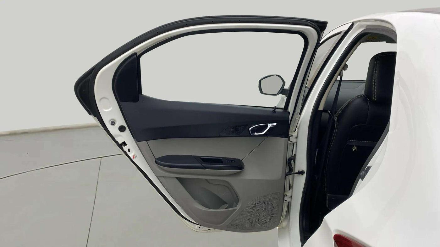2017 Tata Tiago XZA PETROL, Petrol, Automatic, 34,662 km, LHS Rear Door
