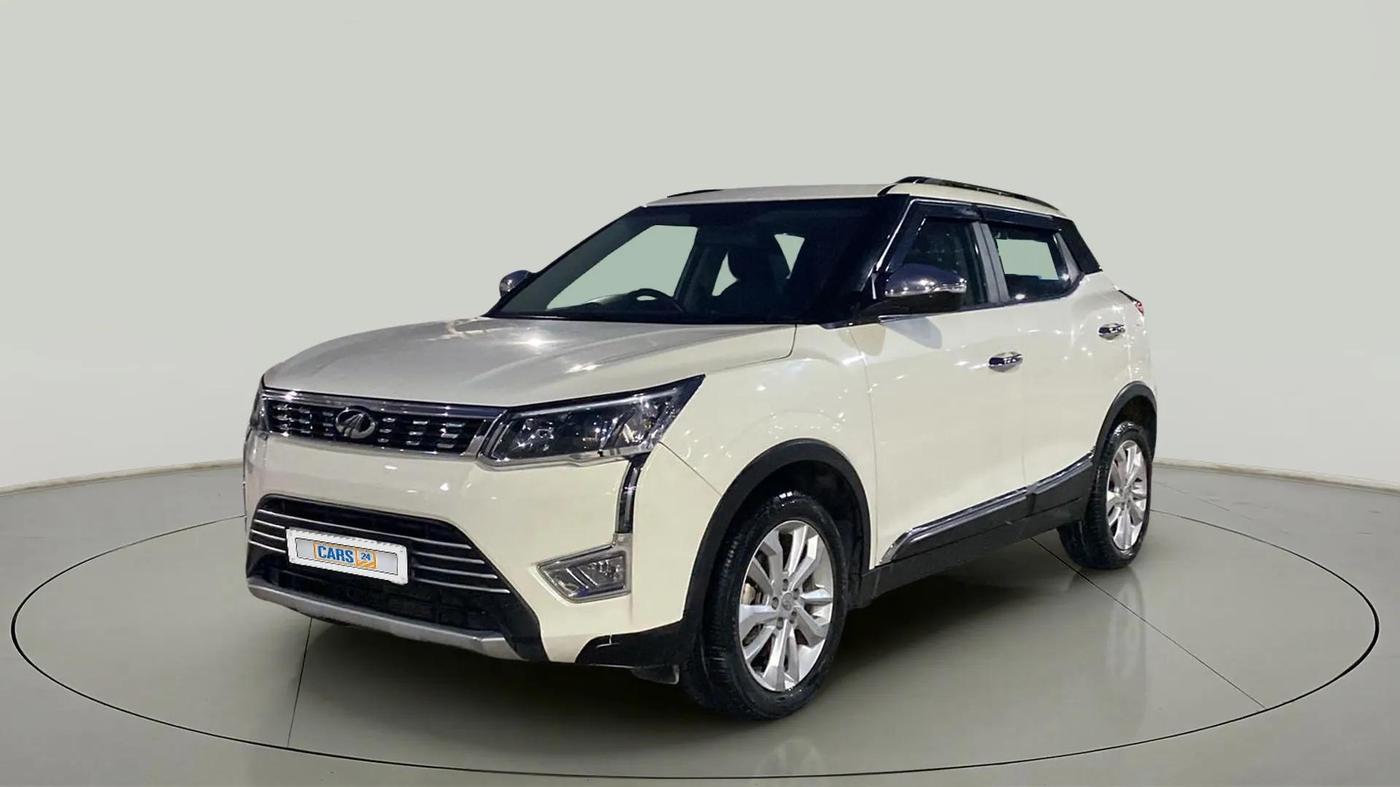 2020 Mahindra XUV300 W8 1.2 PETROL, Petrol, Manual, 55,672 km, Left Front Diagonal