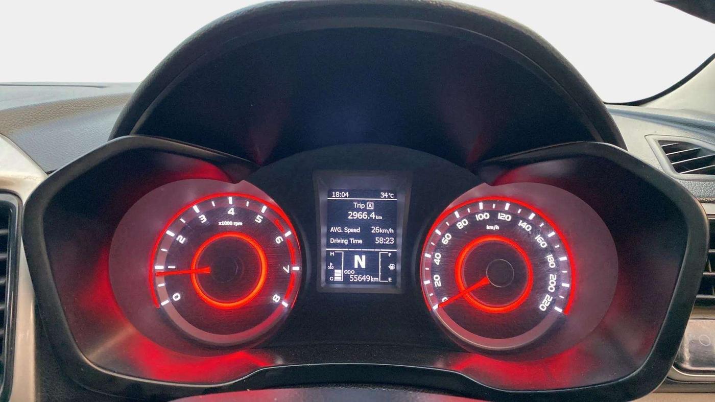 2020 Mahindra XUV300 W8 1.2 PETROL, Petrol, Manual, 55,672 km, Odometer Image