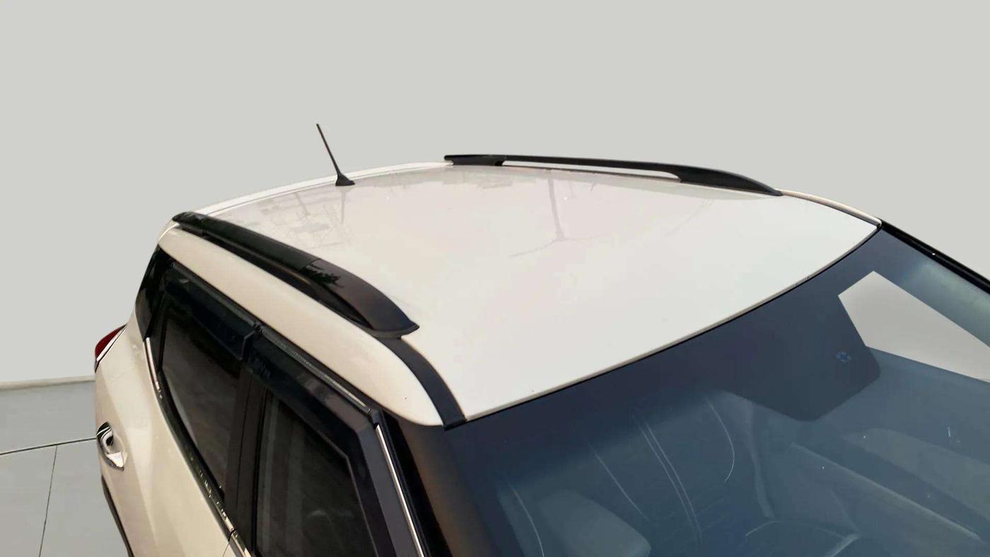 2020 Mahindra XUV300 W8 1.2 PETROL, Petrol, Manual, 55,672 km, Roof