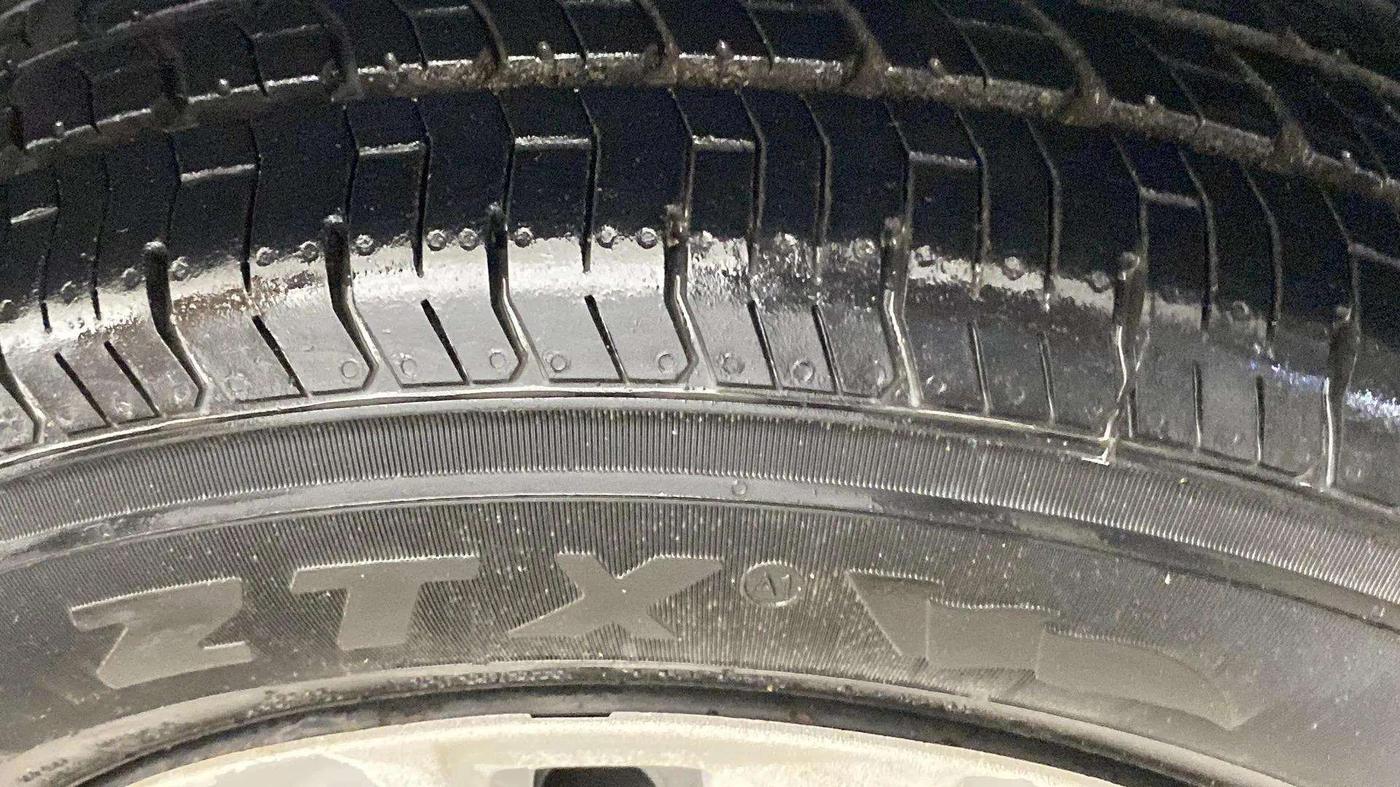 2015 Maruti Swift Dzire VXI, Petrol, Manual, 69,369 km, Right Rear Tyre Tread