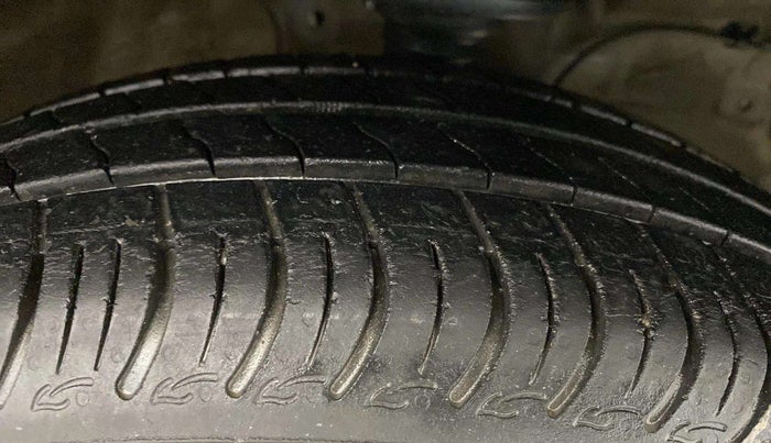 2022 Maruti S PRESSO VXI (O) CNG, CNG, Manual, 55,356 km, Right Front Tyre Tread