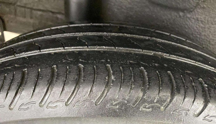 2022 Maruti S PRESSO VXI (O) CNG, CNG, Manual, 55,356 km, Right Rear Tyre Tread