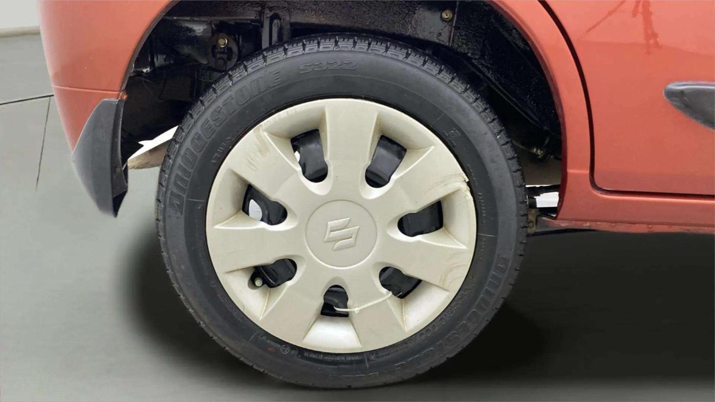 2013 Maruti Alto K10 VXI, Petrol, Manual, 36,875 km, Right Rear Wheel