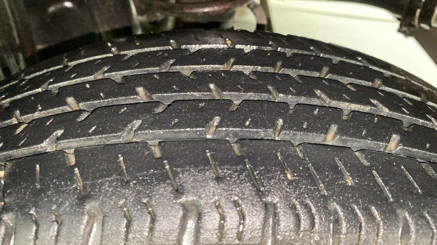 2013 Maruti Alto K10 VXI, Petrol, Manual, 36,875 km, Left Rear Tyre Tread