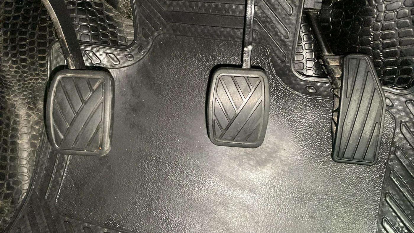 2020 Maruti XL6 ZETA MT, Petrol, Manual, 51,617 km, Pedals