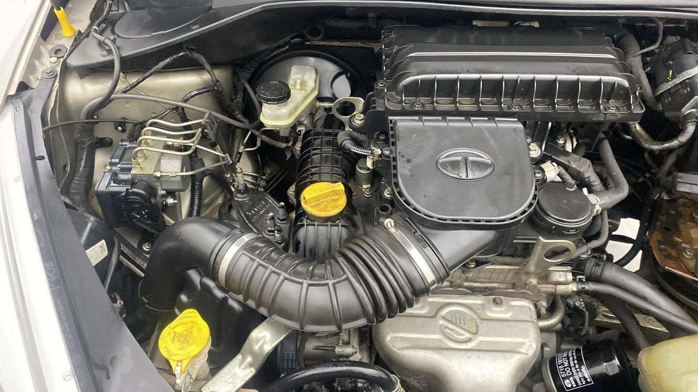 2018 Tata TIAGO NRG PETROL, Petrol, Manual, 50,251 km, Engine View - Right