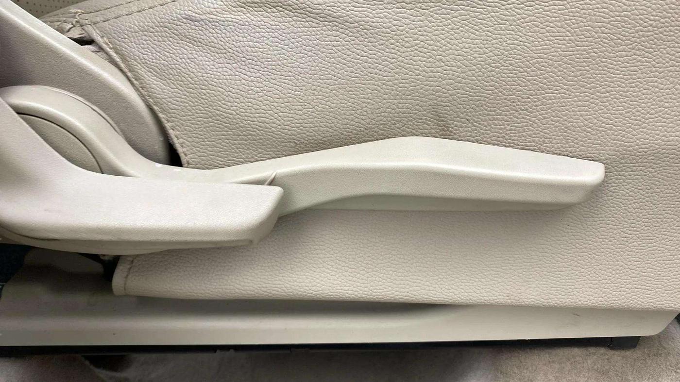 2019 Maruti Dzire VXI AMT, Petrol, Automatic, 77,826 km, Driver Side Adjustment Panel