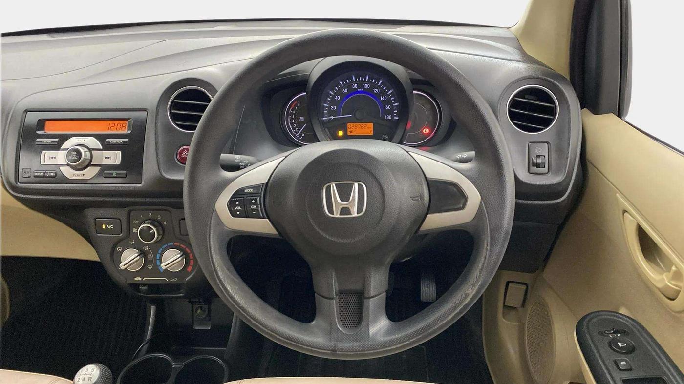 2015 Honda Brio S MT, Petrol, Manual, 28,721 km, Steering Wheel Close Up