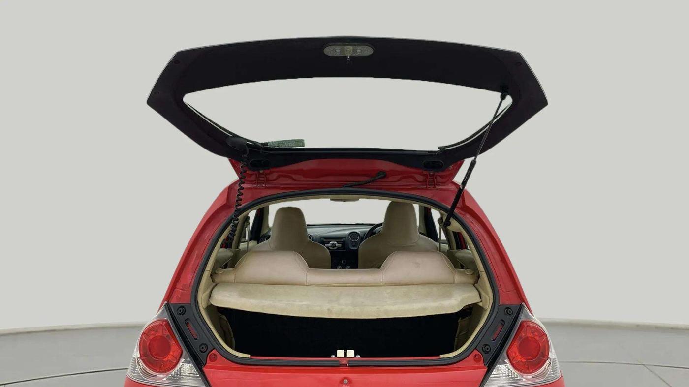 2015 Honda Brio S MT, Petrol, Manual, 28,721 km, Boot Door Open