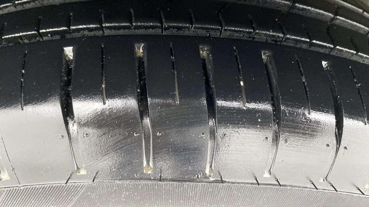 2021 Maruti Dzire ZXI, Petrol, Manual, 53,723 km, Left Front Tyre Tread