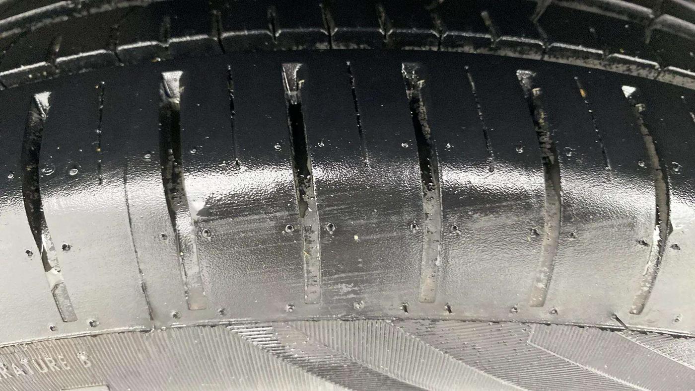 2021 Maruti Dzire ZXI, Petrol, Manual, 53,723 km, Right Rear Tyre Tread