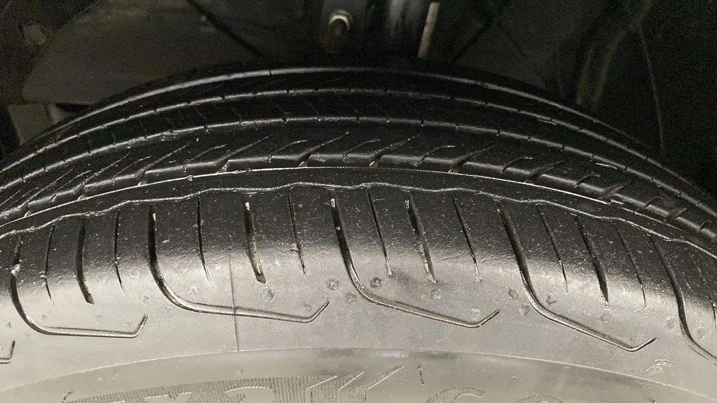 2024 Maruti FRONX DELTA 1.2 AGS, Petrol, Automatic, 14,442 km, Left Rear Tyre Tread