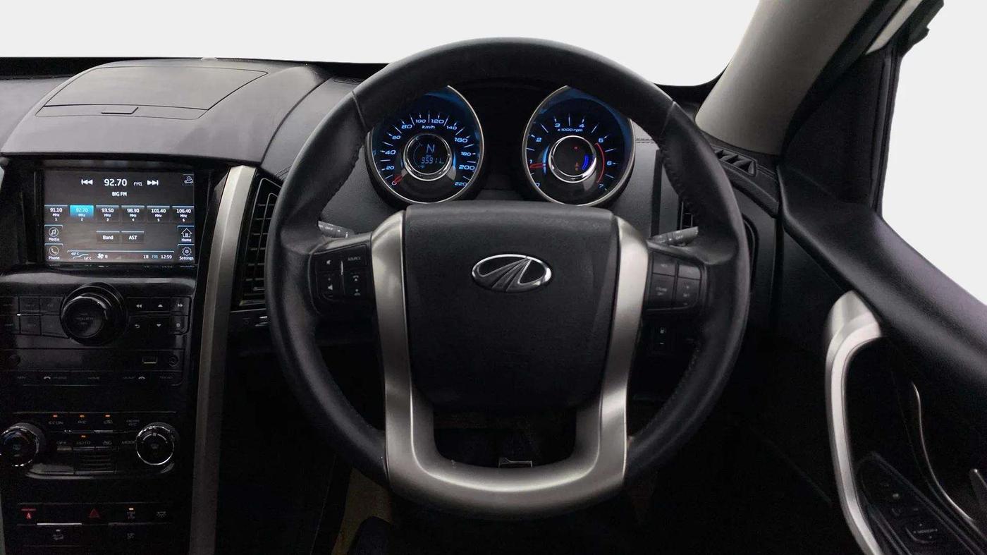 2019 Mahindra XUV500 W11, Diesel, Manual, 96,144 km, Steering Wheel Close Up