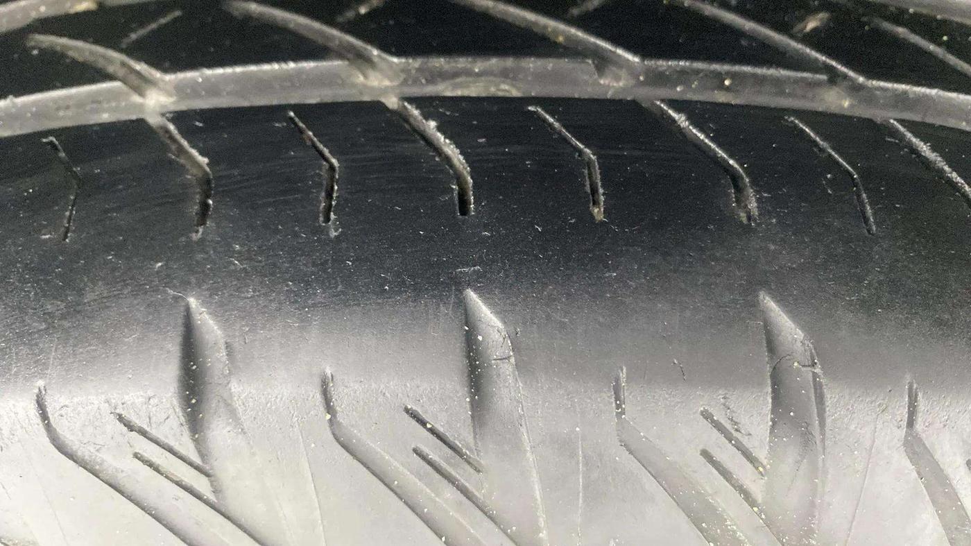 2019 Mahindra XUV500 W11, Diesel, Manual, 96,144 km, Left Rear Tyre Tread
