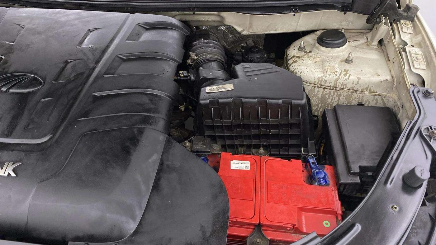 2019 Mahindra XUV500 W11, Diesel, Manual, 96,144 km, Engine View - Left