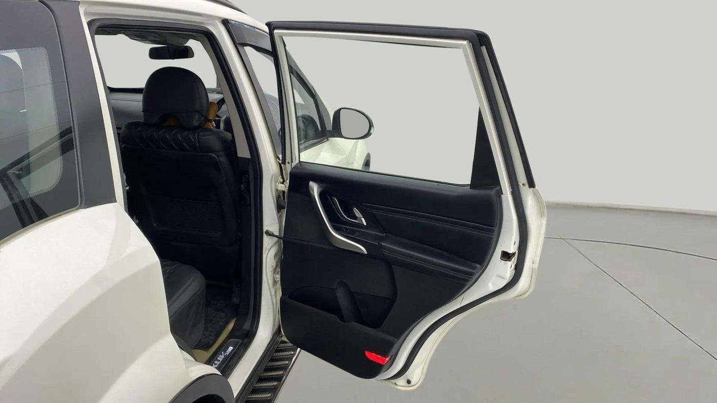 2019 Mahindra XUV500 W11, Diesel, Manual, 96,144 km, RHS Rear Door