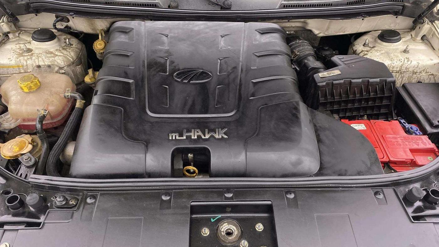 2019 Mahindra XUV500 W11, Diesel, Manual, 96,144 km, Engine View