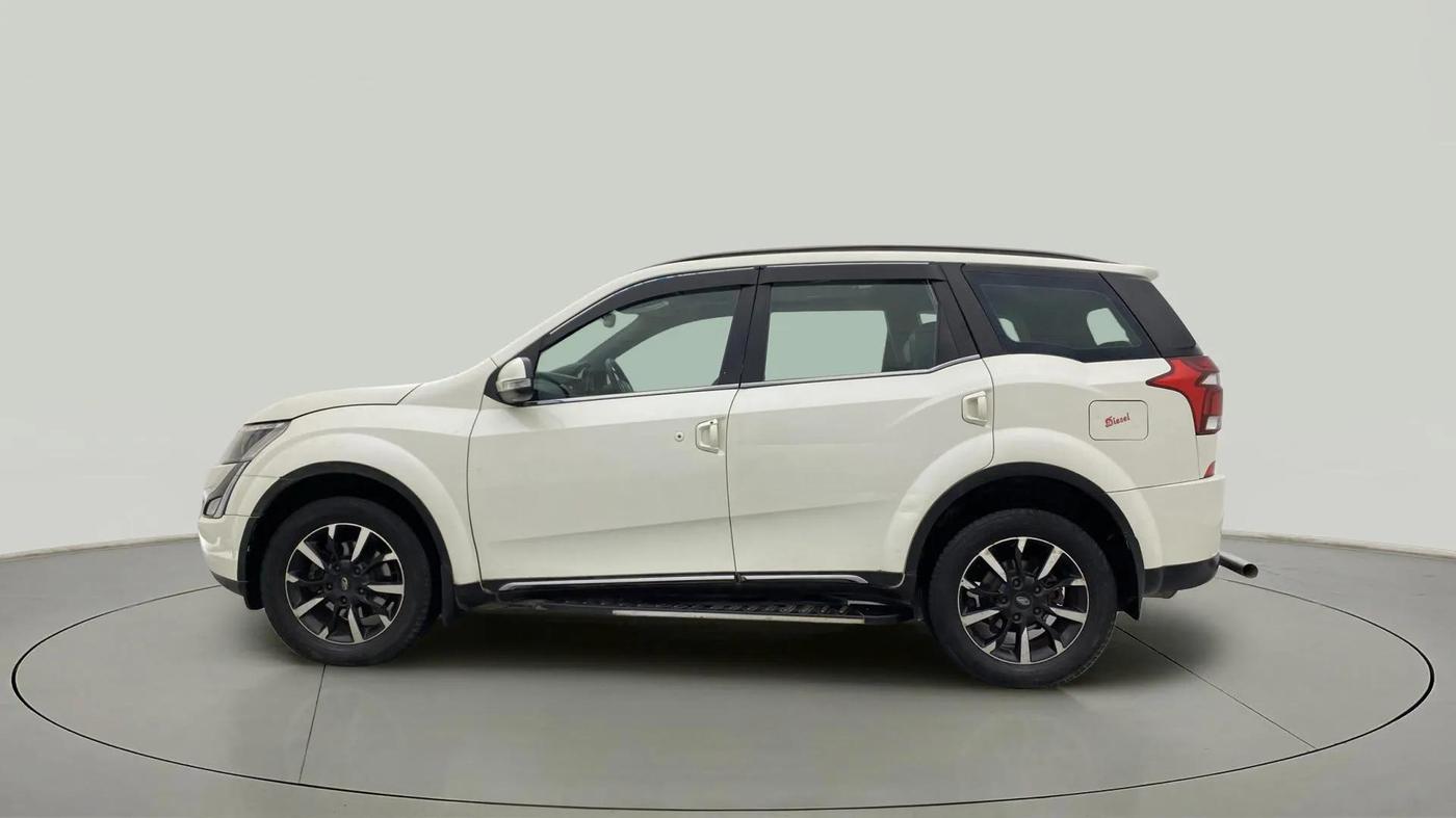 2019 Mahindra XUV500 W11, Diesel, Manual, 96,144 km, Left Side
