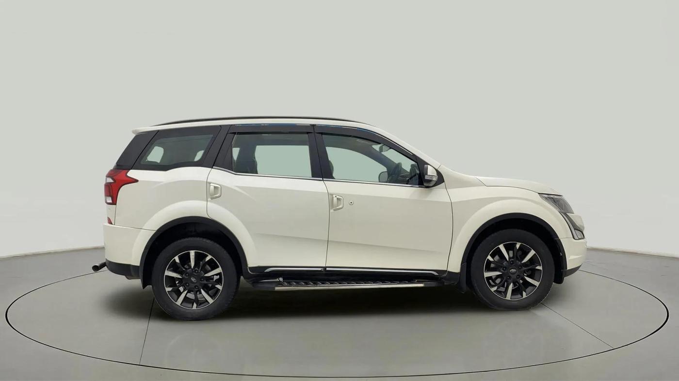 2019 Mahindra XUV500 W11, Diesel, Manual, 96,144 km, Right Side View