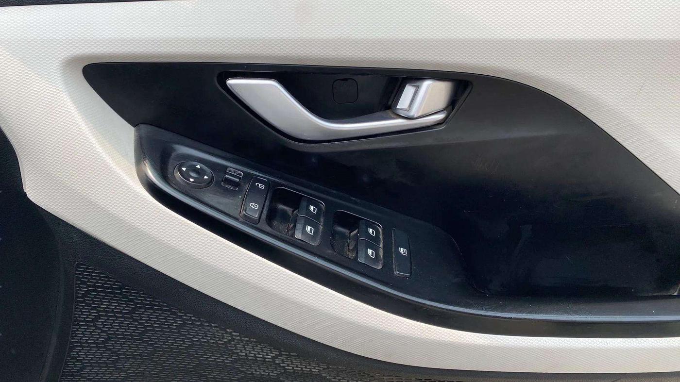 2021 Hyundai Creta S 1.5 PETROL, Petrol, Manual, 57,351 km, Driver Side Door Panels Control