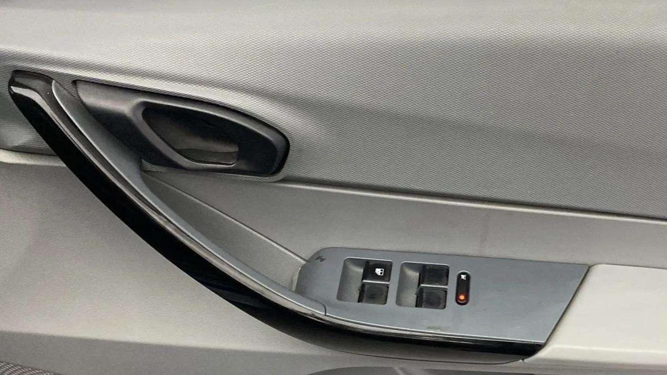 2022 Tata TIGOR XMA PETROL, Petrol, Automatic, 30,336 km, Driver Side Door Panels Control