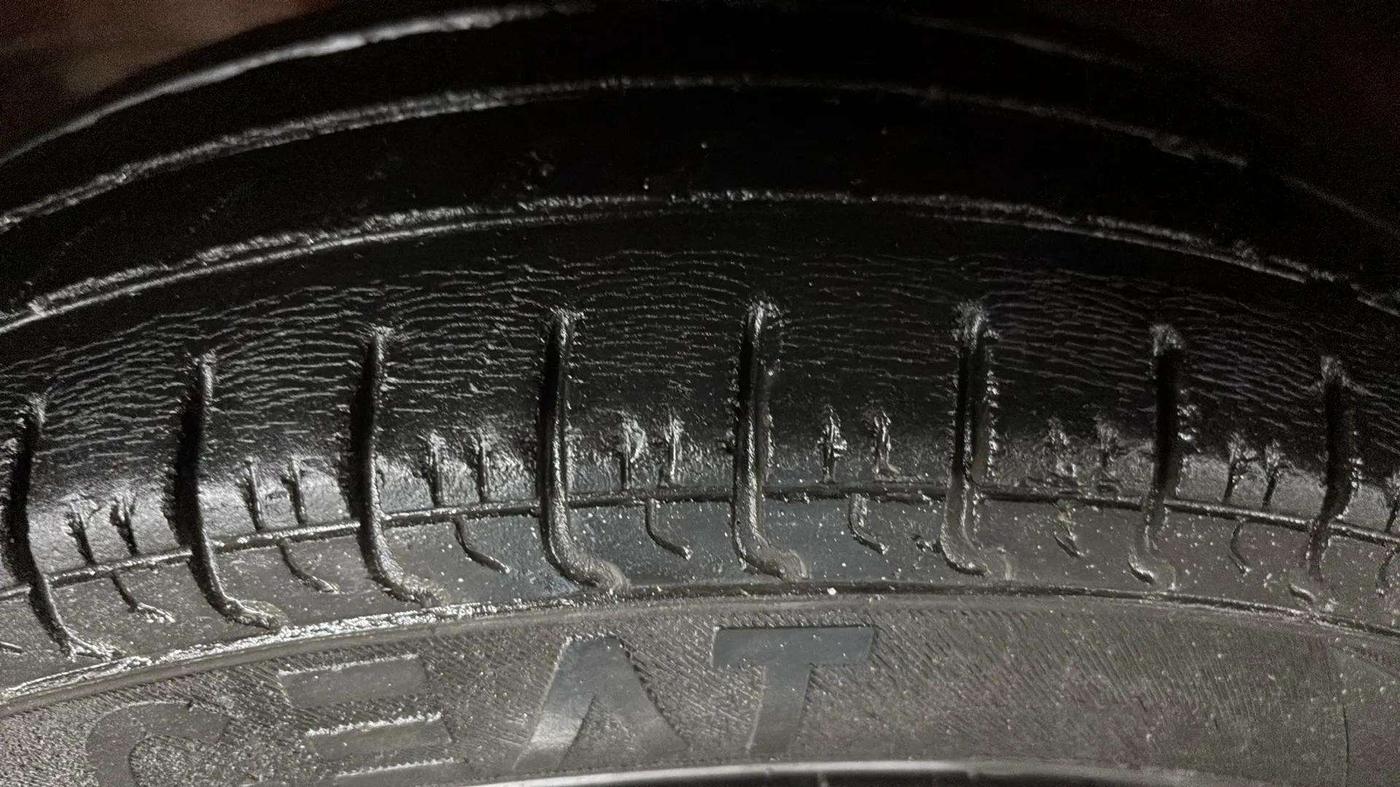 2017 Maruti Alto 800 VXI, Petrol, Manual, 29,914 km, Left Front Tyre Tread
