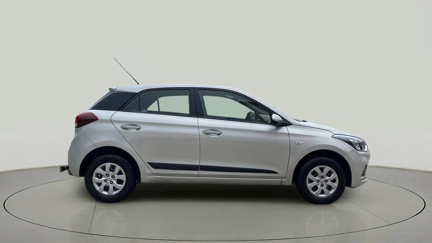 2018 Hyundai Elite i20 MAGNA EXECUTIVE 1.2, Petrol, Manual, 17,440 km, Right Side View