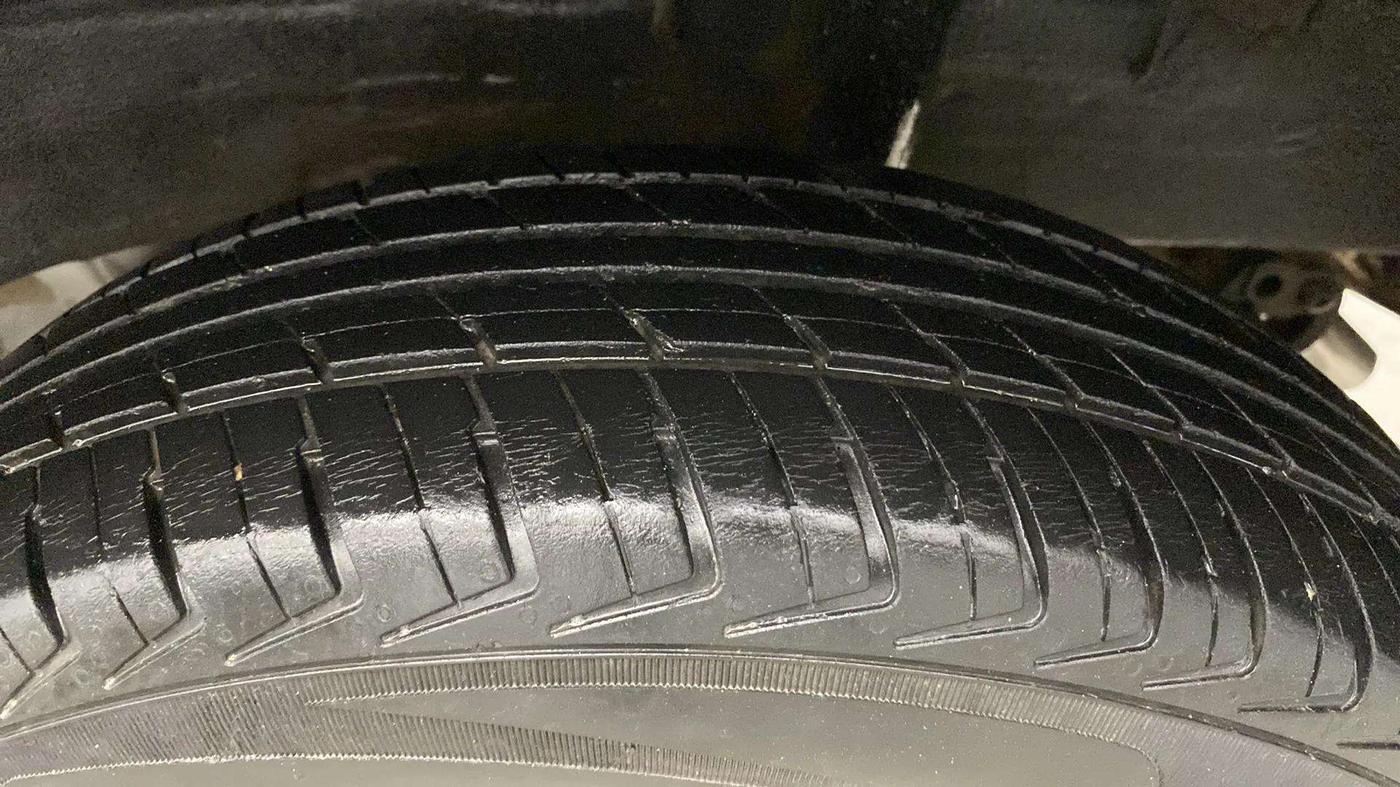2019 Renault Kwid RXL, Petrol, Manual, 63,781 km, Left Rear Tyre Tread
